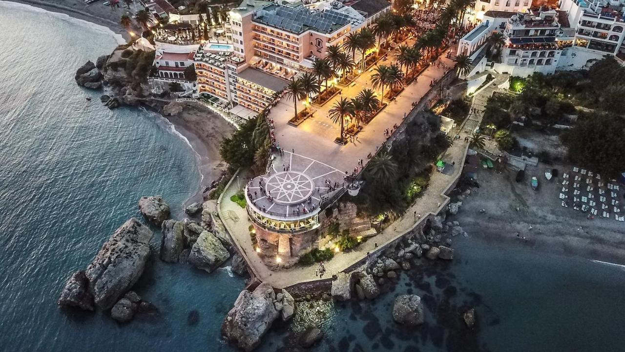 Beach Villa ,Nerja, Seaview, Pool, 3 Bedrooms, Huge Terrace And Garden Esterno foto